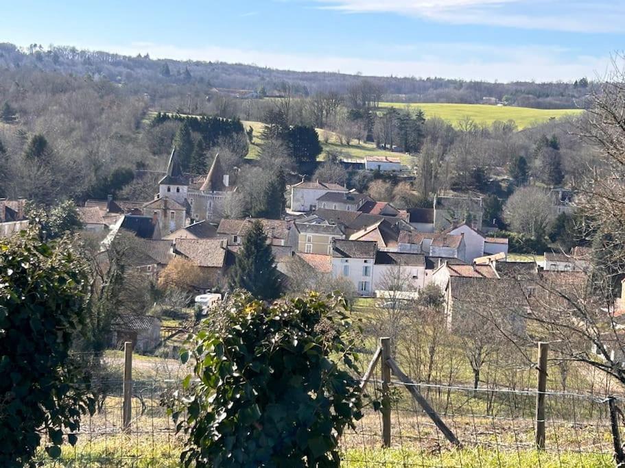 Maison Au Coeur Du Perigord Vert Javerlhac-et-la-Chapelle-Saint-Robert Exteriör bild